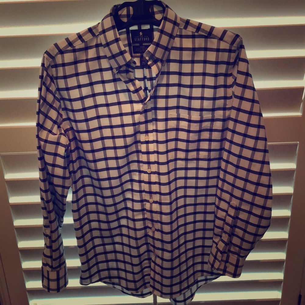 Men’s checked dress shirt